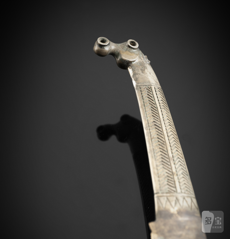 A bronze short dagger in archaic style, 'hsiung nu' - 图4